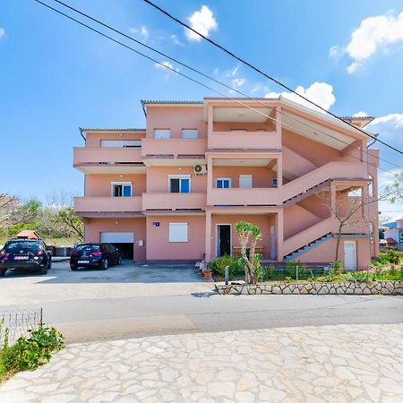 Apartments And Room Ljubica Lopar Exterior photo