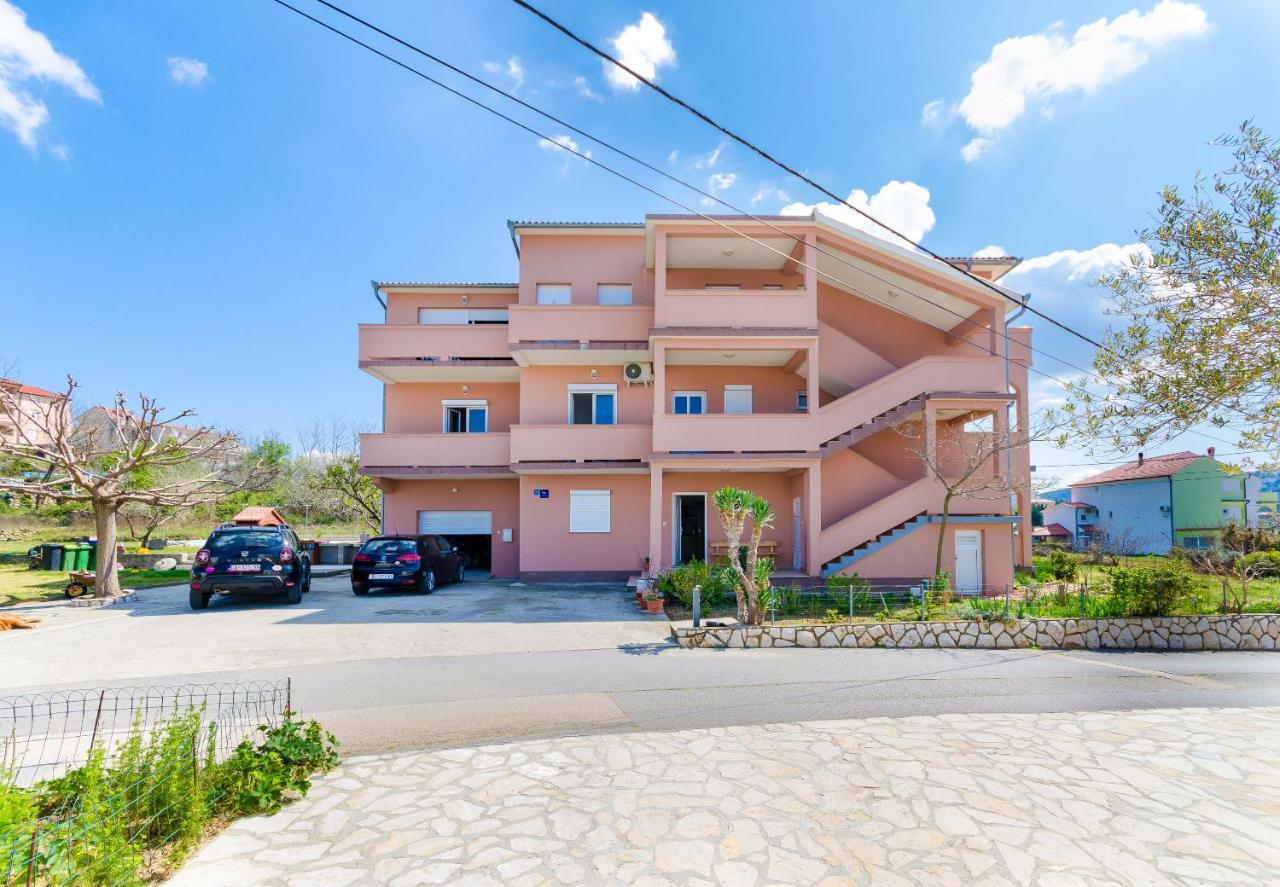 Apartments And Room Ljubica Lopar Exterior photo