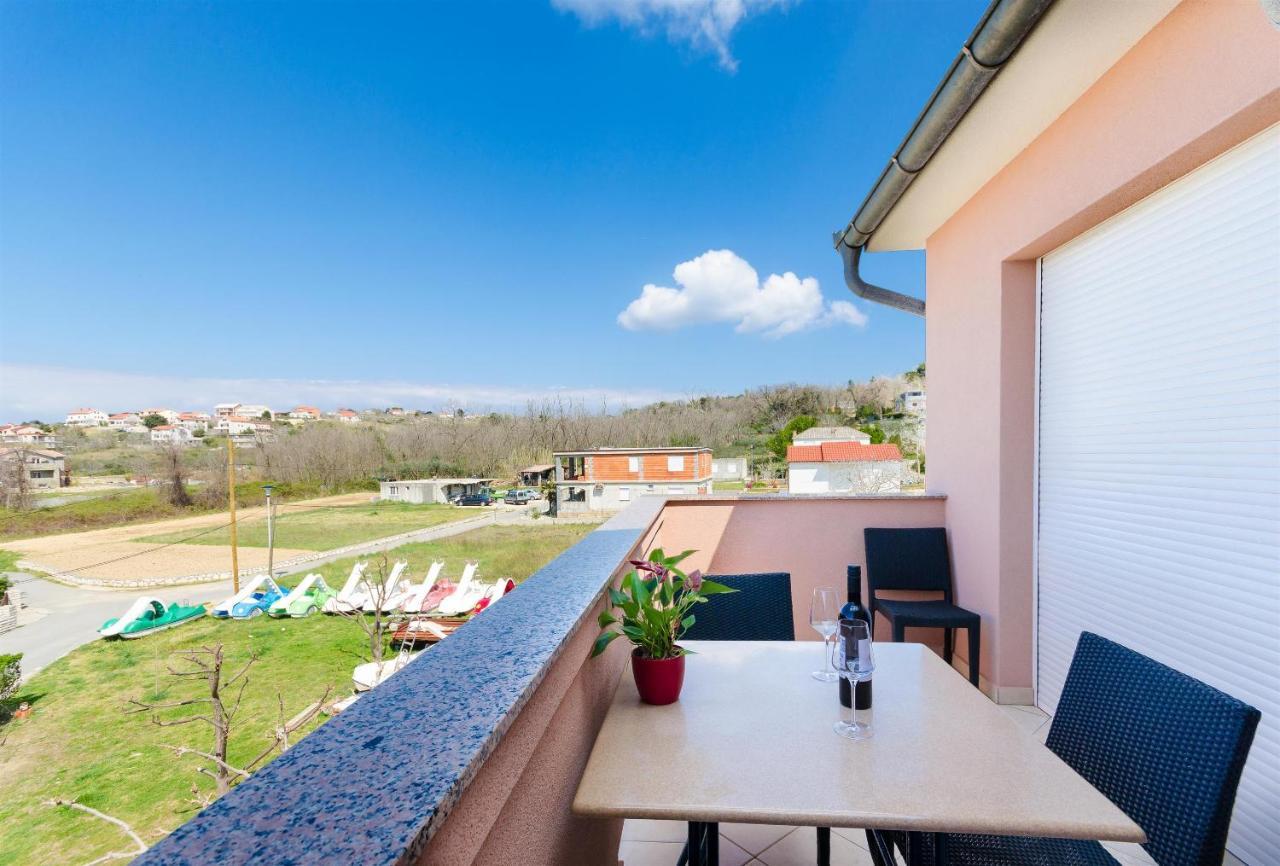 Apartments And Room Ljubica Lopar Exterior photo