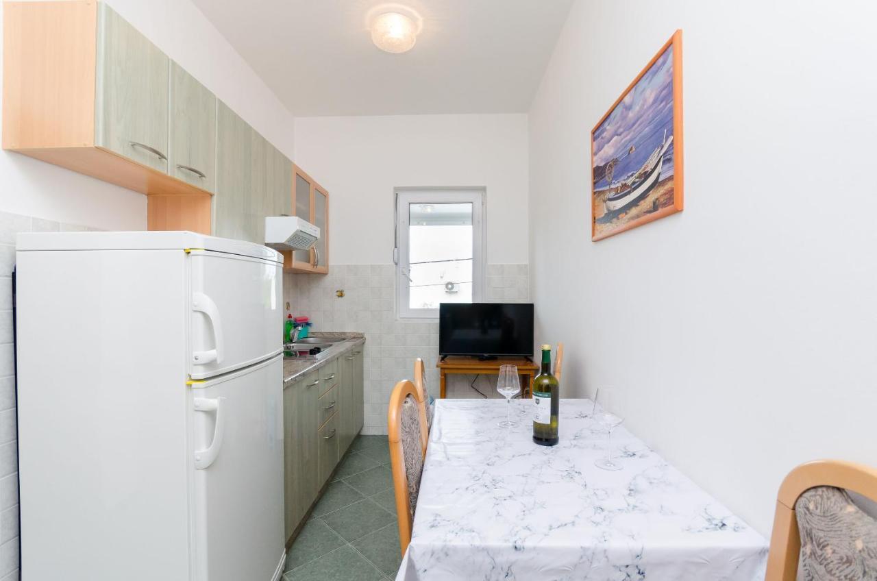 Apartments And Room Ljubica Lopar Exterior photo