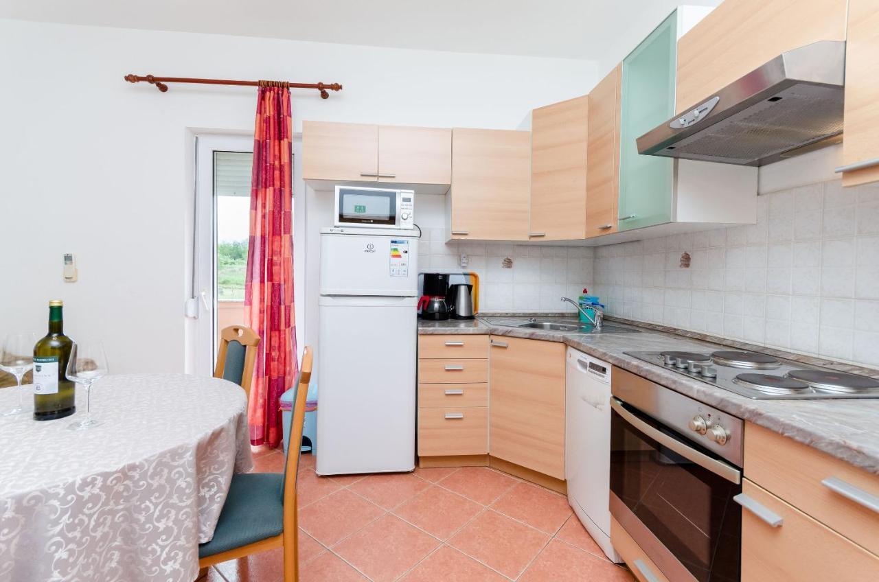 Apartments And Room Ljubica Lopar Exterior photo